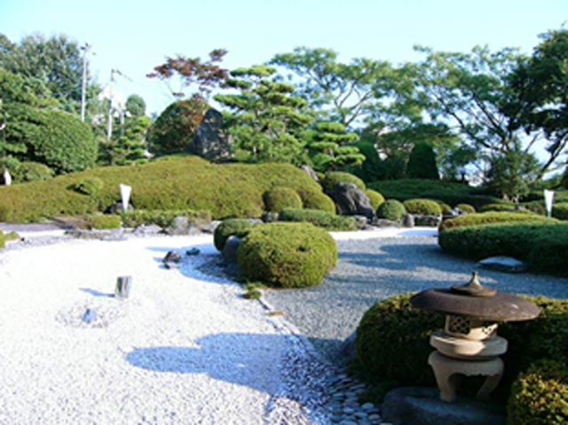 枯流式日本庭園